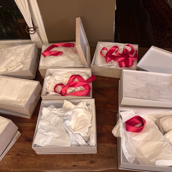 Tiffany, Louis Vuitton, Dior, Gucci & Jimmy Choo Shopping Bags and Boxes. - Picture 12 of 12